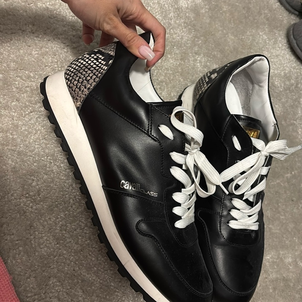 Cavallis sneakers used my husband doesn’t want them anymore